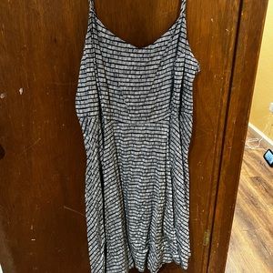 Black and white patterned summer dress